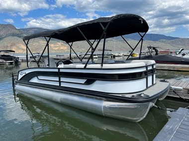 LUXURY & SPORT LOWE PONTOON